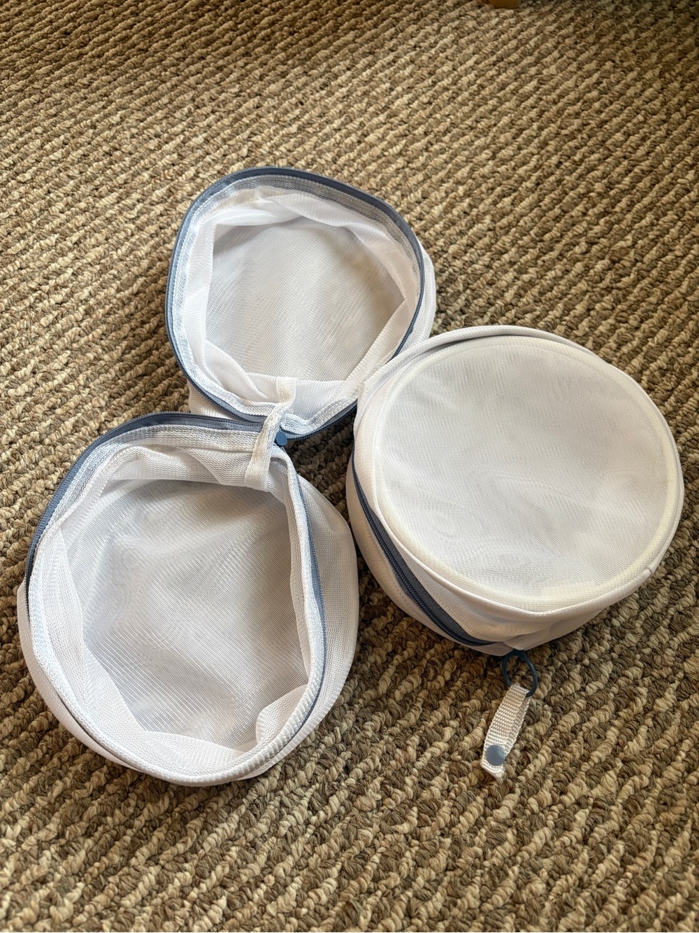 Set of 2 White Mesh Laundry Bags